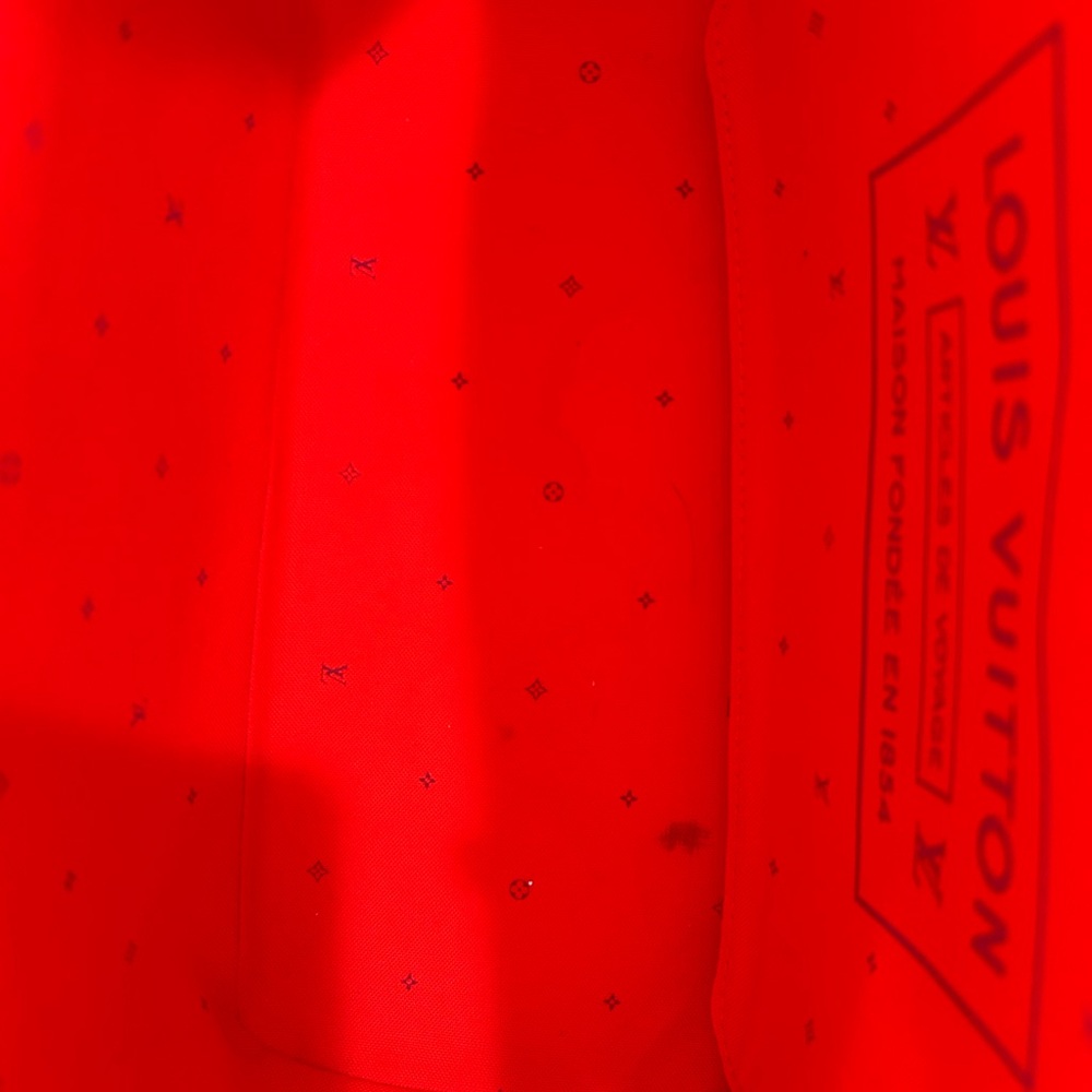 Louis Vuitton Neverfull - Picture 8 of 10